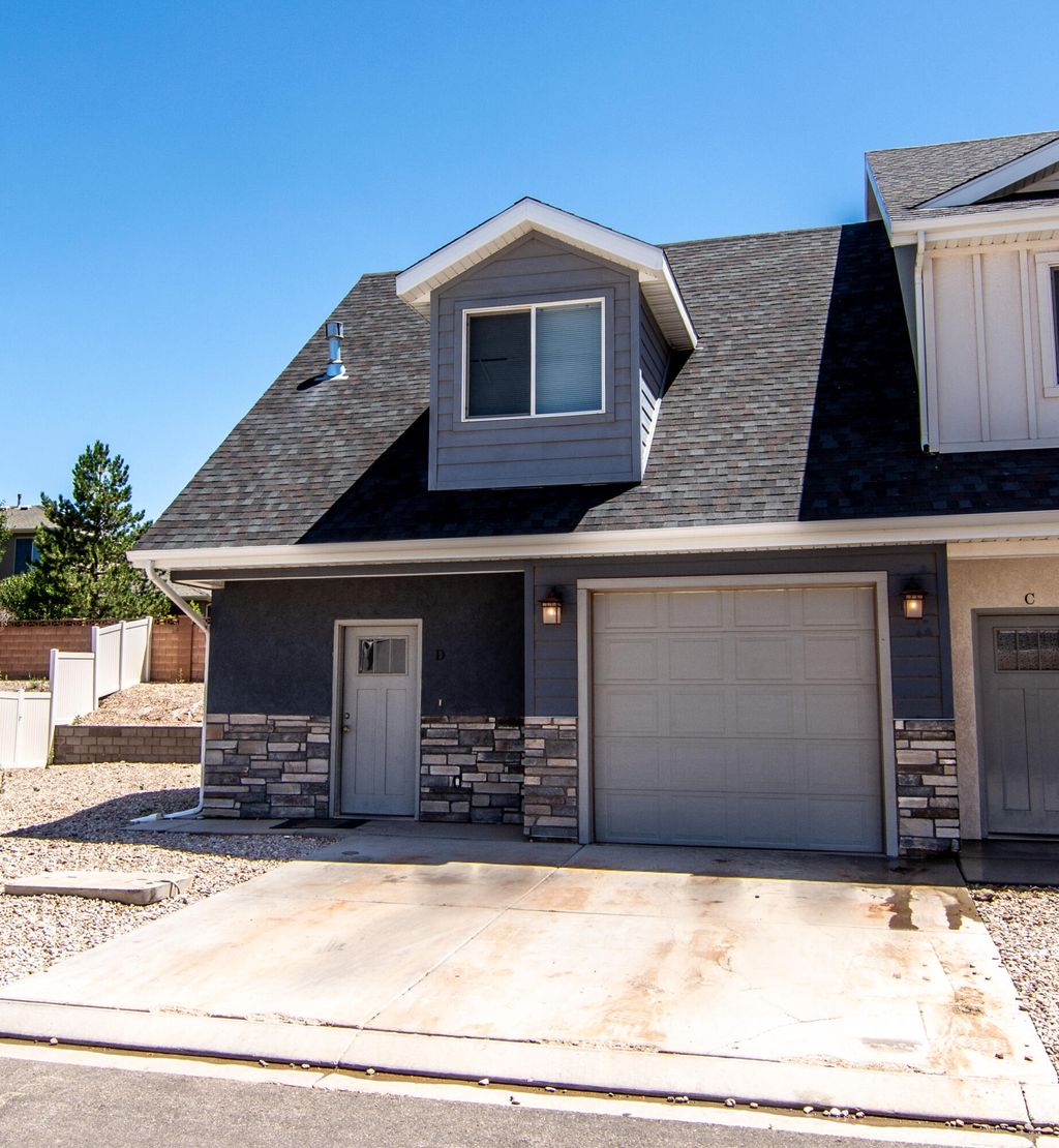 Photo of 1577 S Topaz DR #D, Cedar City, UT 84720 (MLS # 112402)
