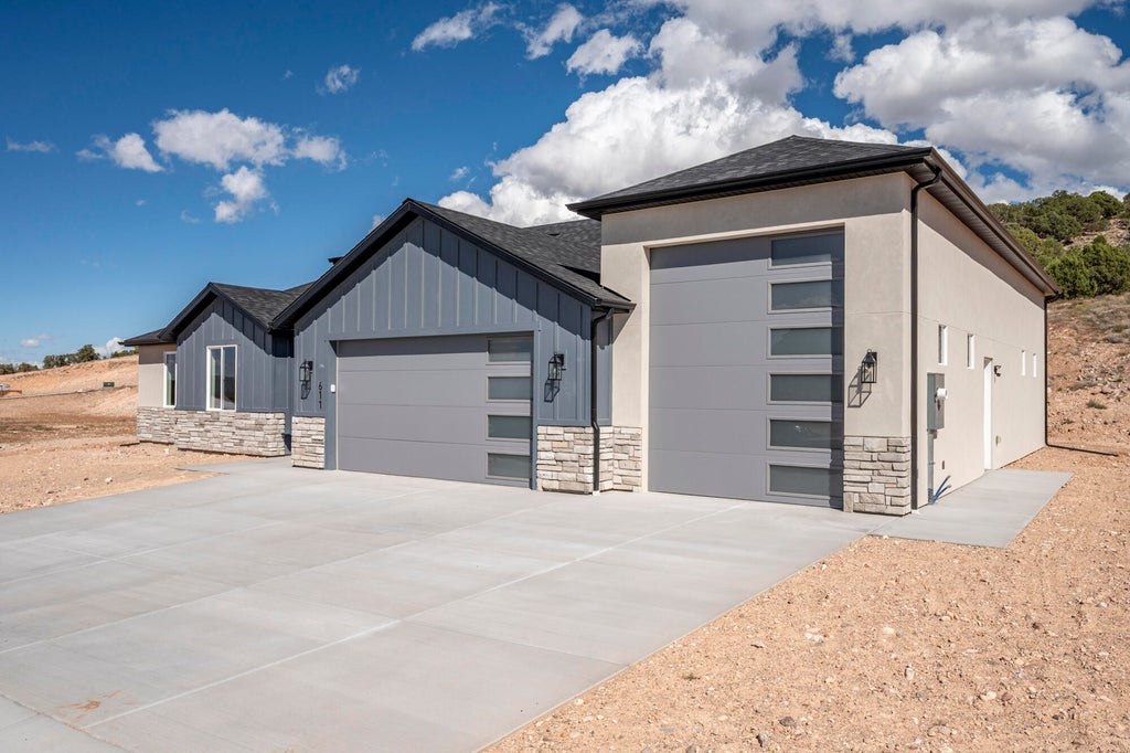 Photo of 611 S Renze Adams ST, Cedar City, UT 84720 (MLS # 116193)