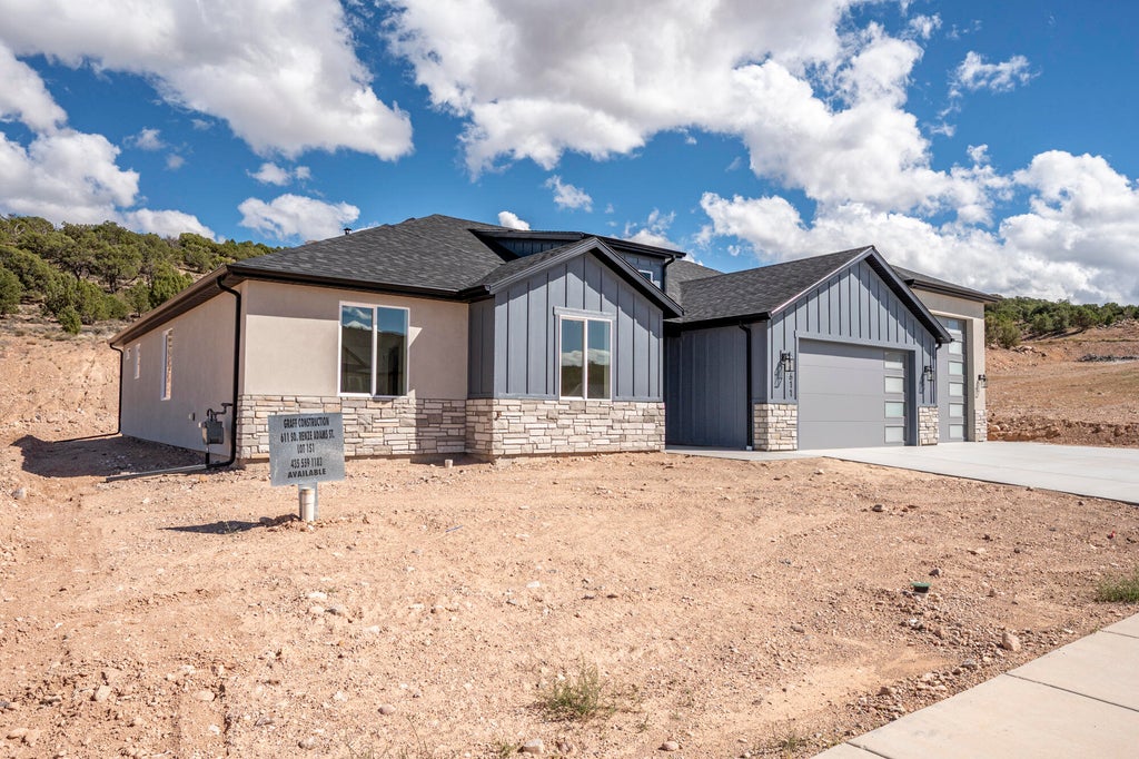 Photo of 611 S Renze Adams ST, Cedar City, UT 84720 (MLS # 116193)