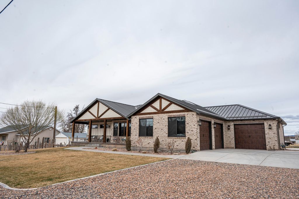 Photo of 434 W 300 N, Parowan, UT 84761 (MLS # 110562)