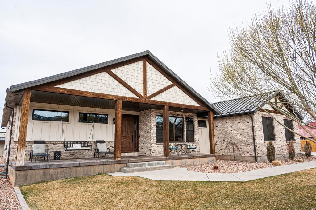 Photo of 434 W 300 N, Parowan, UT 84761 (MLS # 110562)