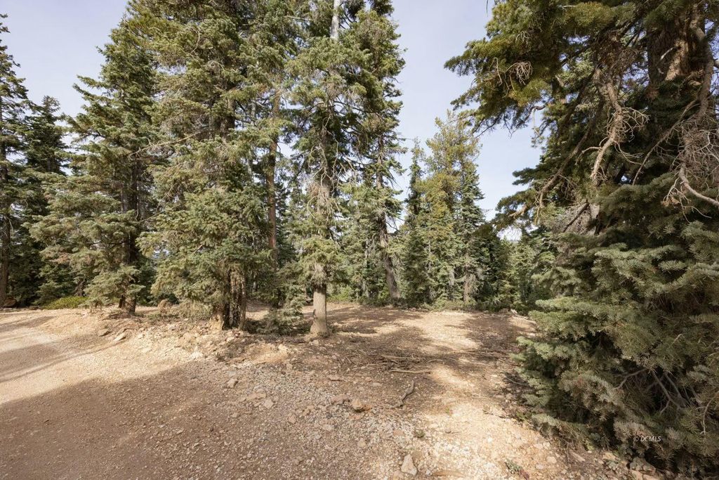 Photo of 11201110 W Strawberry Point RD, Duck Creek Village, UT 84762 (MLS # 110745)