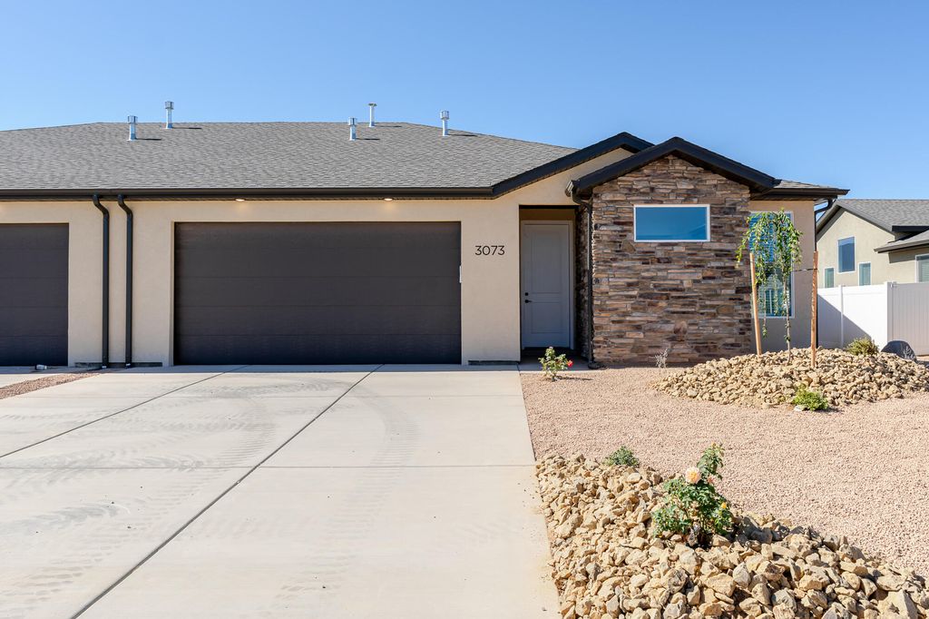Photo of 3073 W Ekko View Loop Loop, Cedar City, UT 84721 (MLS # 110992)