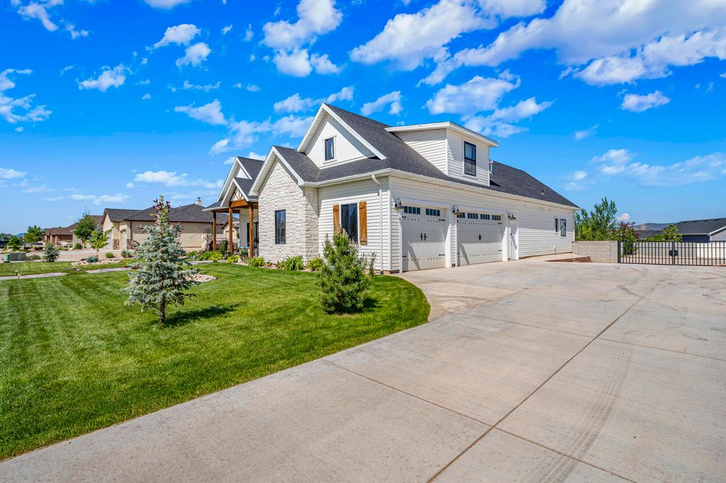 Photo of 1220 S Laurie LN, Cedar City, UT 84720 (MLS # 111634)