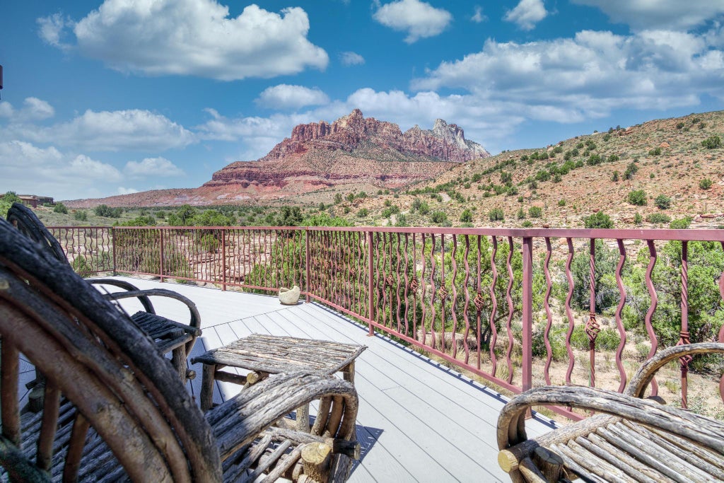 Photo of 2907 Zuni CIR, Springdale, UT 84767 (MLS # 117896)