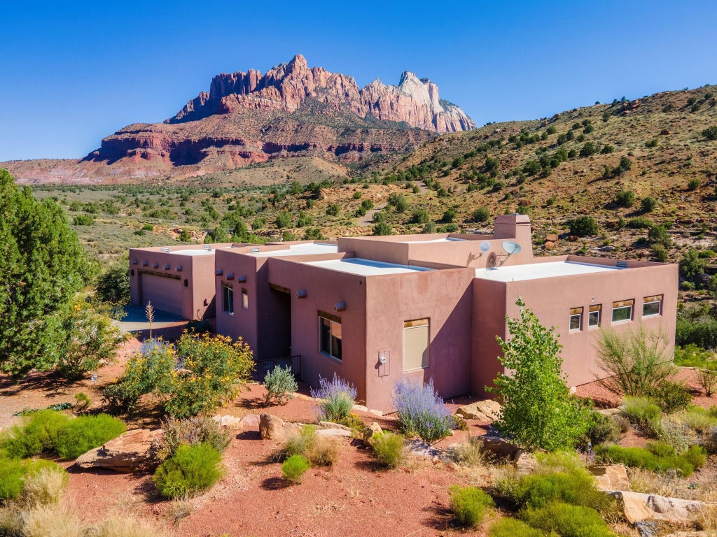 Photo of 2907 Zuni CIR, Springdale, UT 84767 (MLS # 117896)