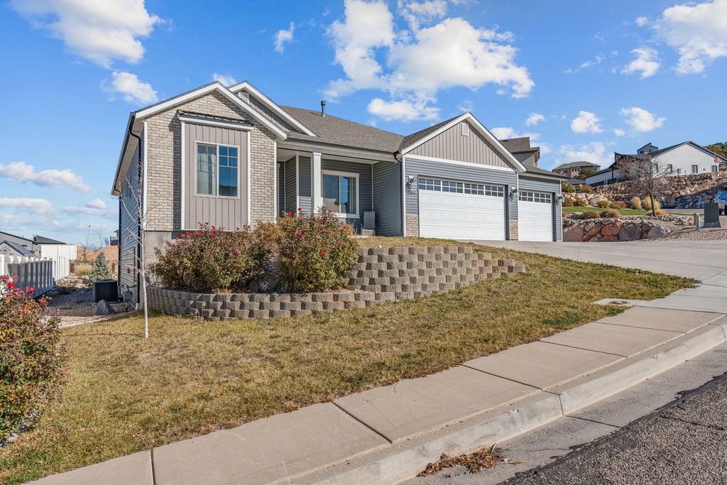 Photo of 3354 W Kingsbury DR, Cedar City, UT 84720 (MLS # 113947)