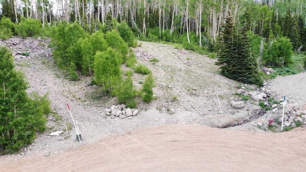 Photo of 1015 E Autumn DR, Brian Head, UT 84719 (MLS # 115412)