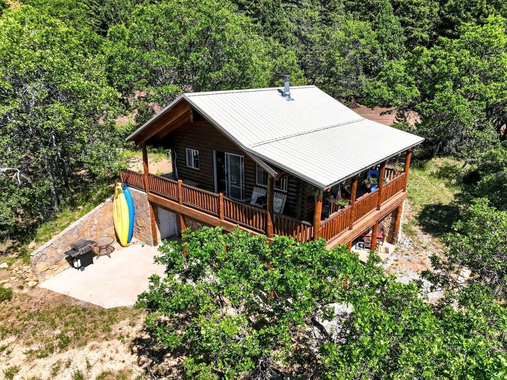 Photo of 1545 N Squirrel DR, Duck Creek Village, UT 84762 (MLS # 117035)