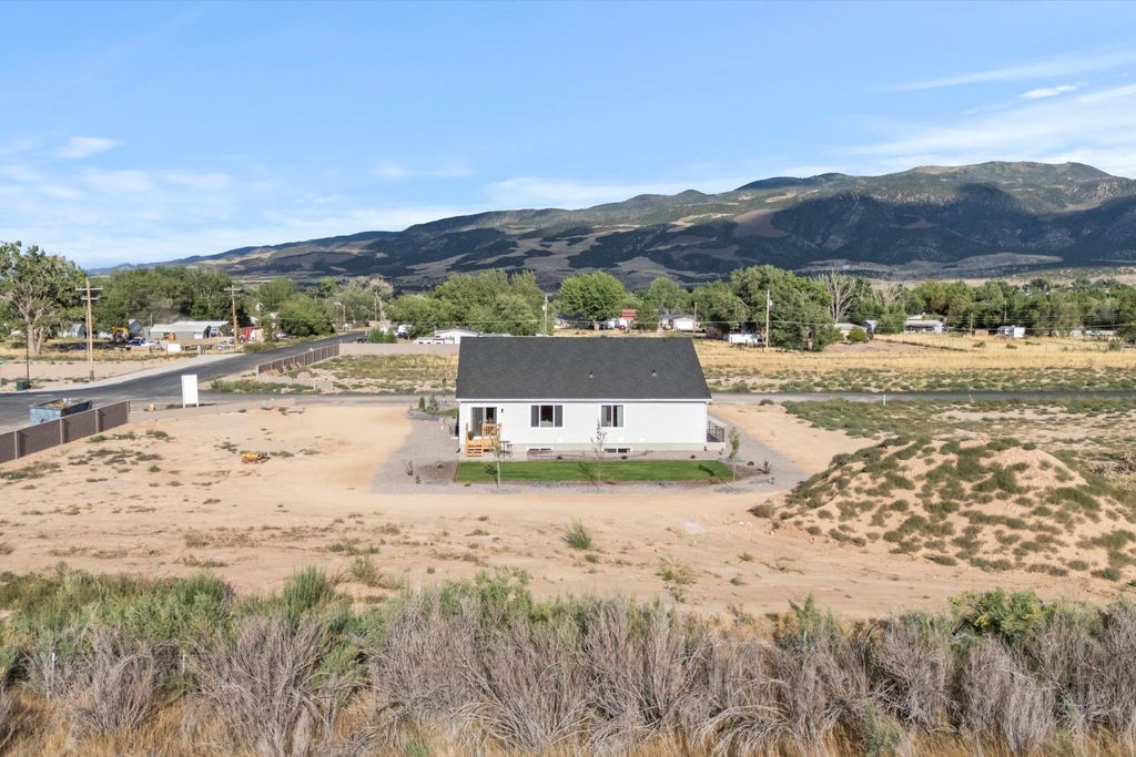 Photo of 3993 N 350 W, Enoch, UT 84721 (MLS # 112744)