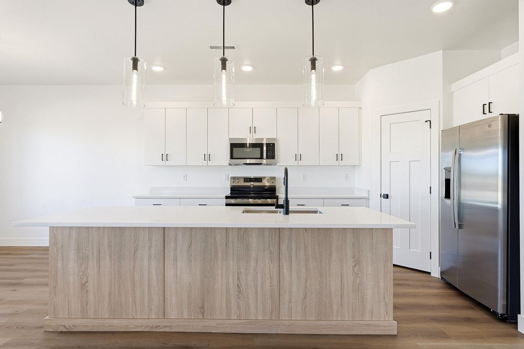 Photo of 3336 W Pointe West Way, Cedar City, UT 84721 (MLS # 113221)