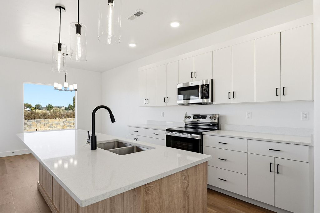 Photo of 3336 W Pointe West Way, Cedar City, UT 84721 (MLS # 113221)