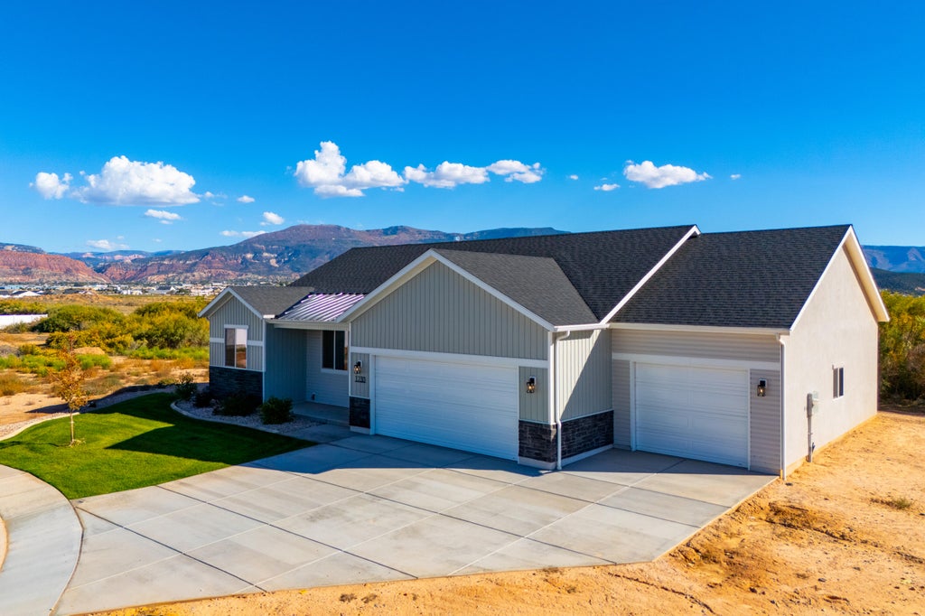Photo of 1230 N 3625 West CIR, Cedar City, UT 84721 (MLS # 118410)