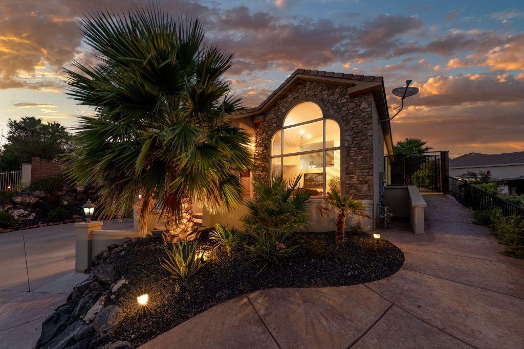 Photo of 1817 E Howard LN, Saint George, UT 84790 (MLS # 117845)