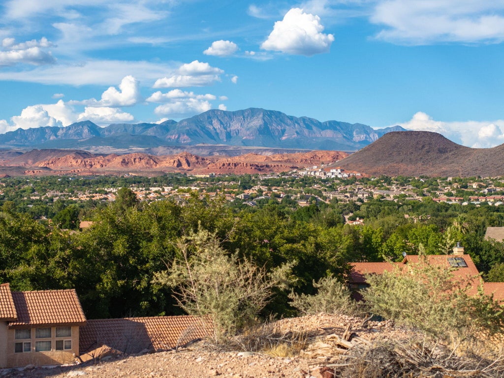 Photo of 1770 W Canyon View DR, Saint George, UT 84770 (MLS # 117878)