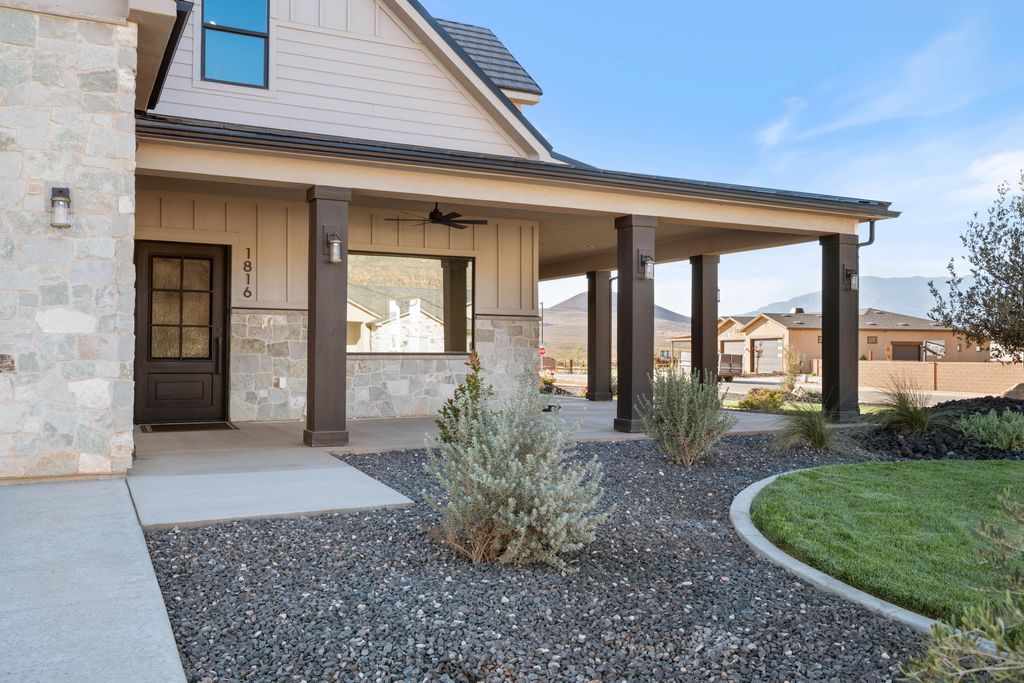 Photo of 1816 S 920 W, Hurricane, UT 84737 (MLS # 113304)