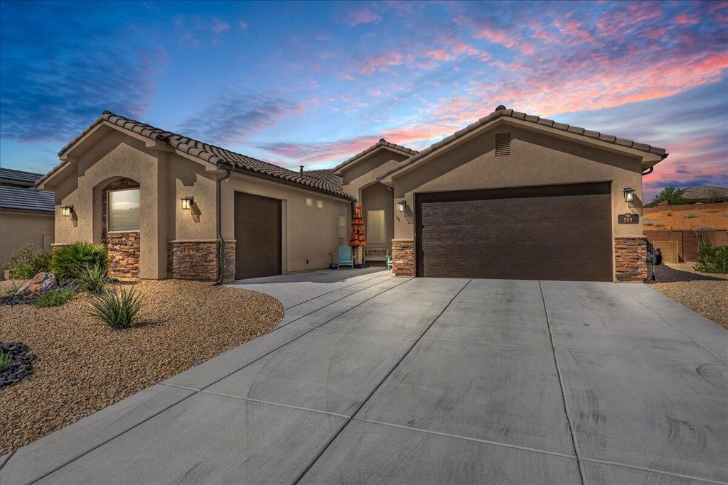 Photo of 599 N Sandy Talus DR, Washington, UT 84780 (MLS # 113327)