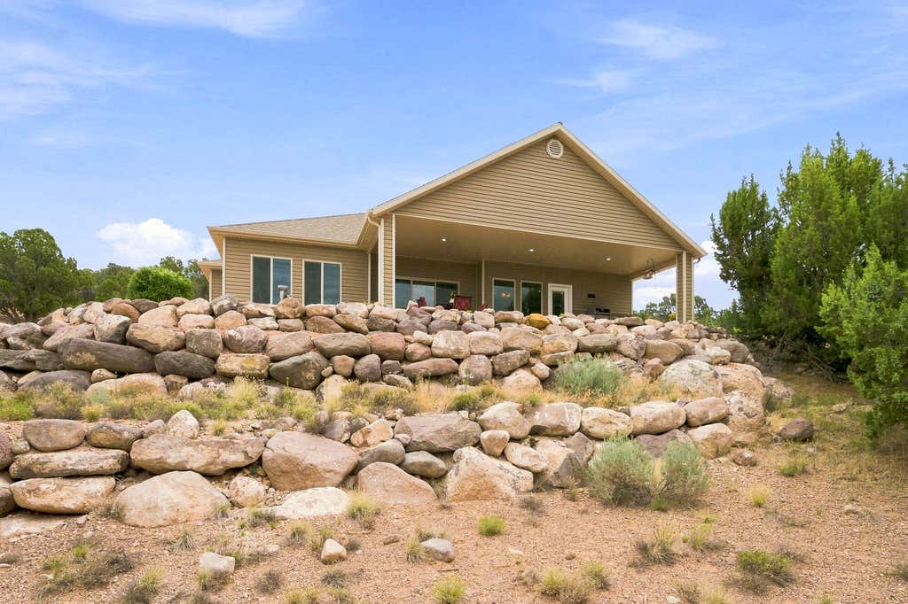 Photo of 1533 S Cedar Bluffs DR, Cedar City, UT 84720 (MLS # 117410)