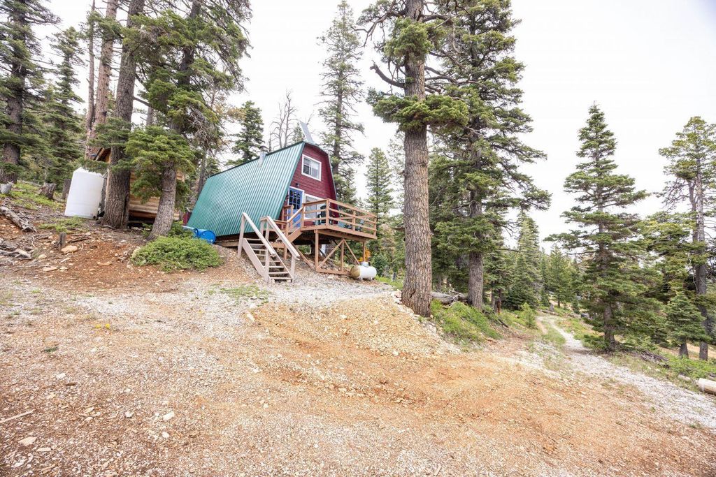 Photo of 57205740 W Zion Vista RD, Duck Creek Village, UT 84762 (MLS # 111520)