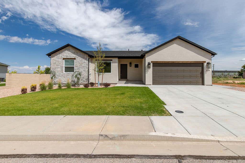Photo of 678 W 325 N, Parowan, UT 84761 (MLS # 117803)