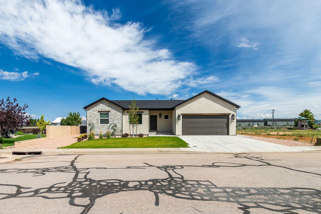Photo of 678 W 325 N, Parowan, UT 84761 (MLS # 117803)