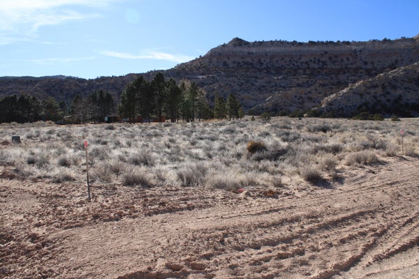 325 E TEASDALE RD, TEASDALE, UT 84773 - Image e6507fc2e09faa56be688800733aaeb9/3149234830