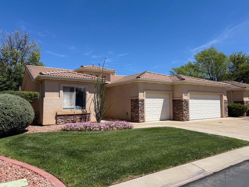 Photo of 790 W Monte Verde CIR, Washington, UT 84780 (MLS # 115894)