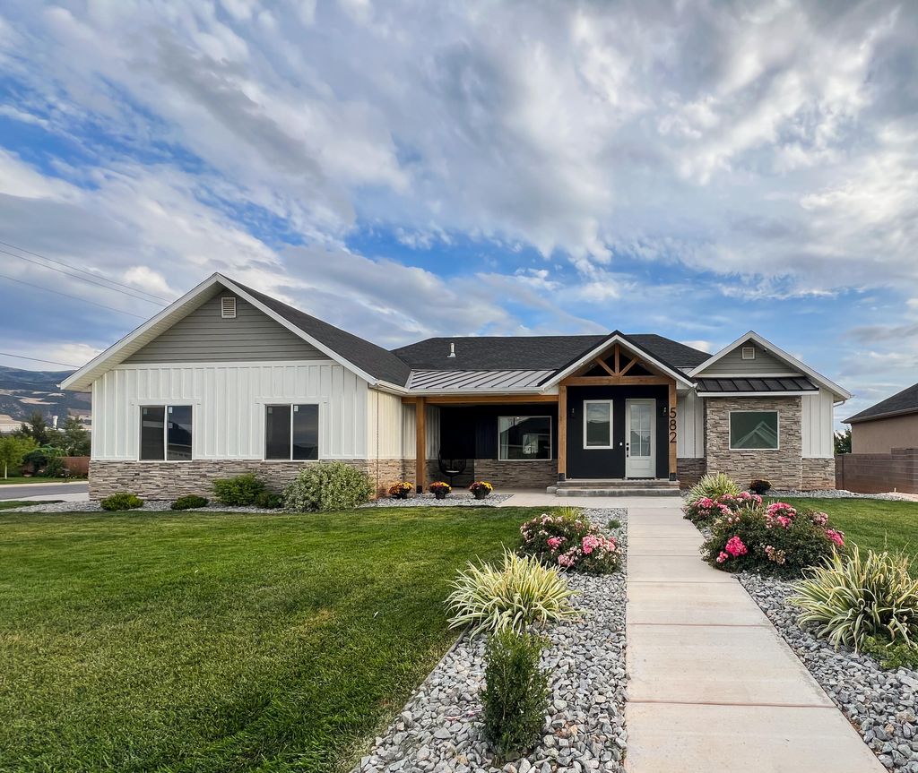 Photo of 582 E 5020 N, Enoch, UT 84721 (MLS # 114207)