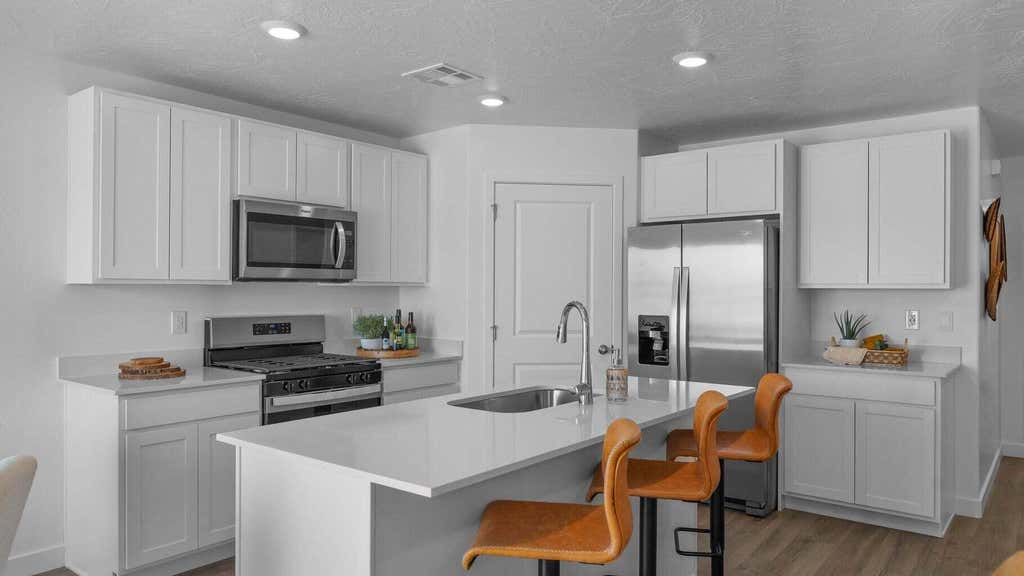Photo of 3234 W Pointe West Way #1061, Cedar City, UT 84721 (MLS # 116746)