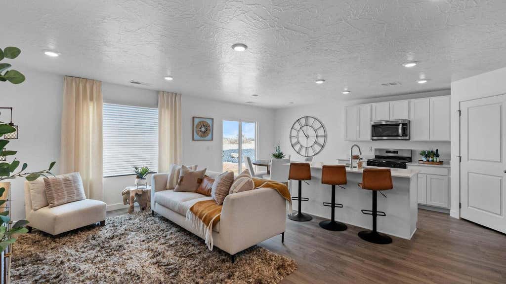Photo of 3234 W Pointe West Way #1061, Cedar City, UT 84721 (MLS # 116746)