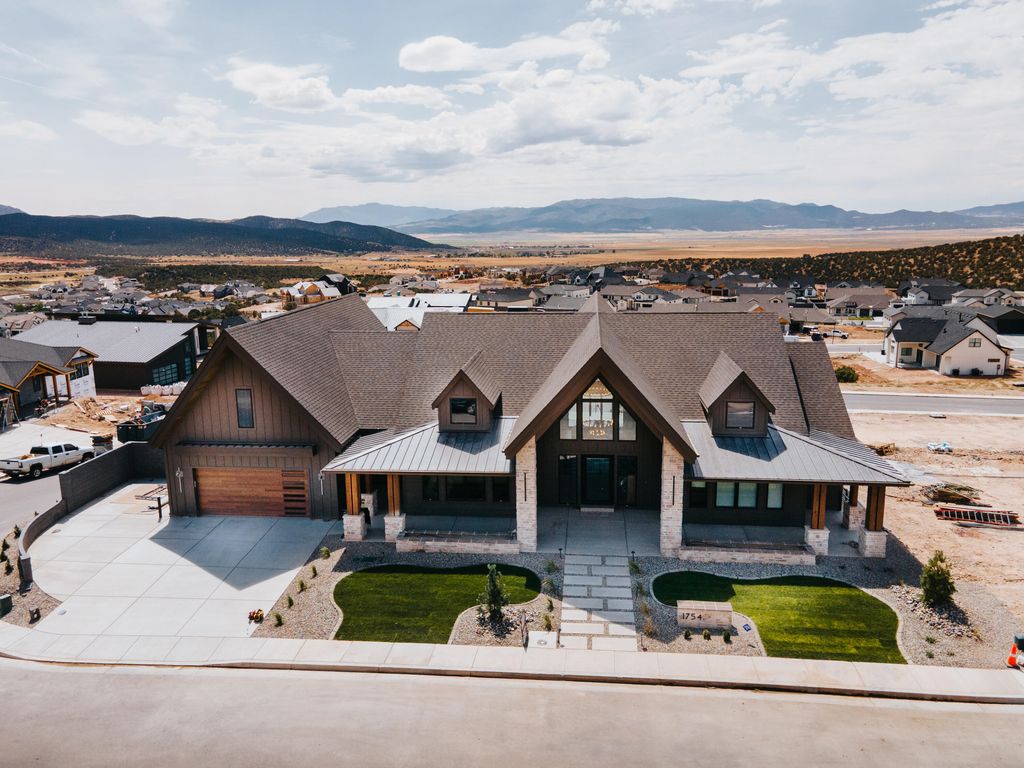 Photo of 1754 S Mountain Ranch RD, Cedar City, UT 84720 (MLS # 112222)