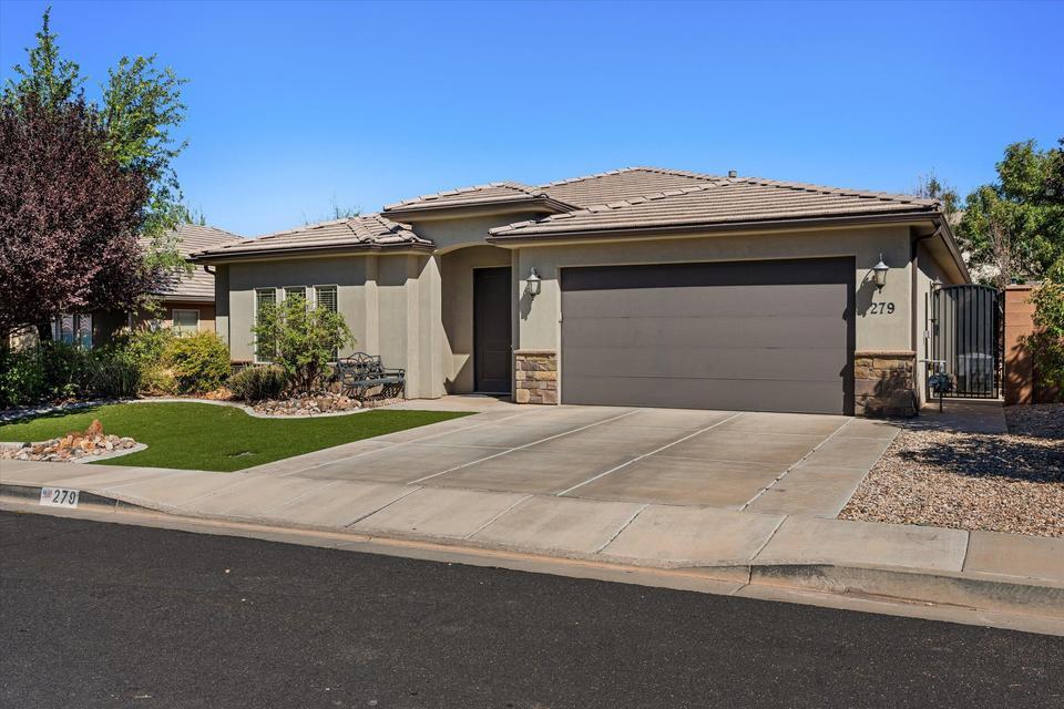 Photo of 279 E Memory LN, Washington, UT 84780 (MLS # 118045)