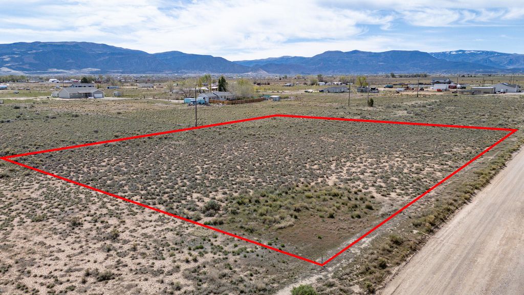 Photo of 114 3550 W #(lot 5 CM), Cedar City, UT 84721 (MLS # 115935)