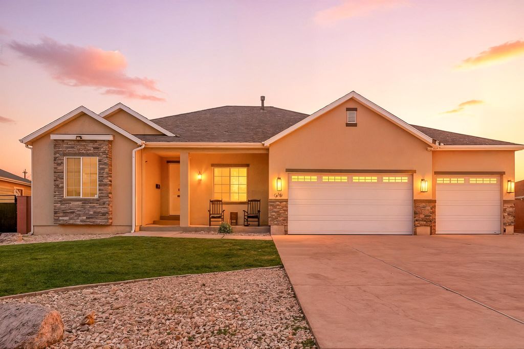 Photo of 3761 Native Dancer DR, Cedar City, UT 84721 (MLS # 113130)
