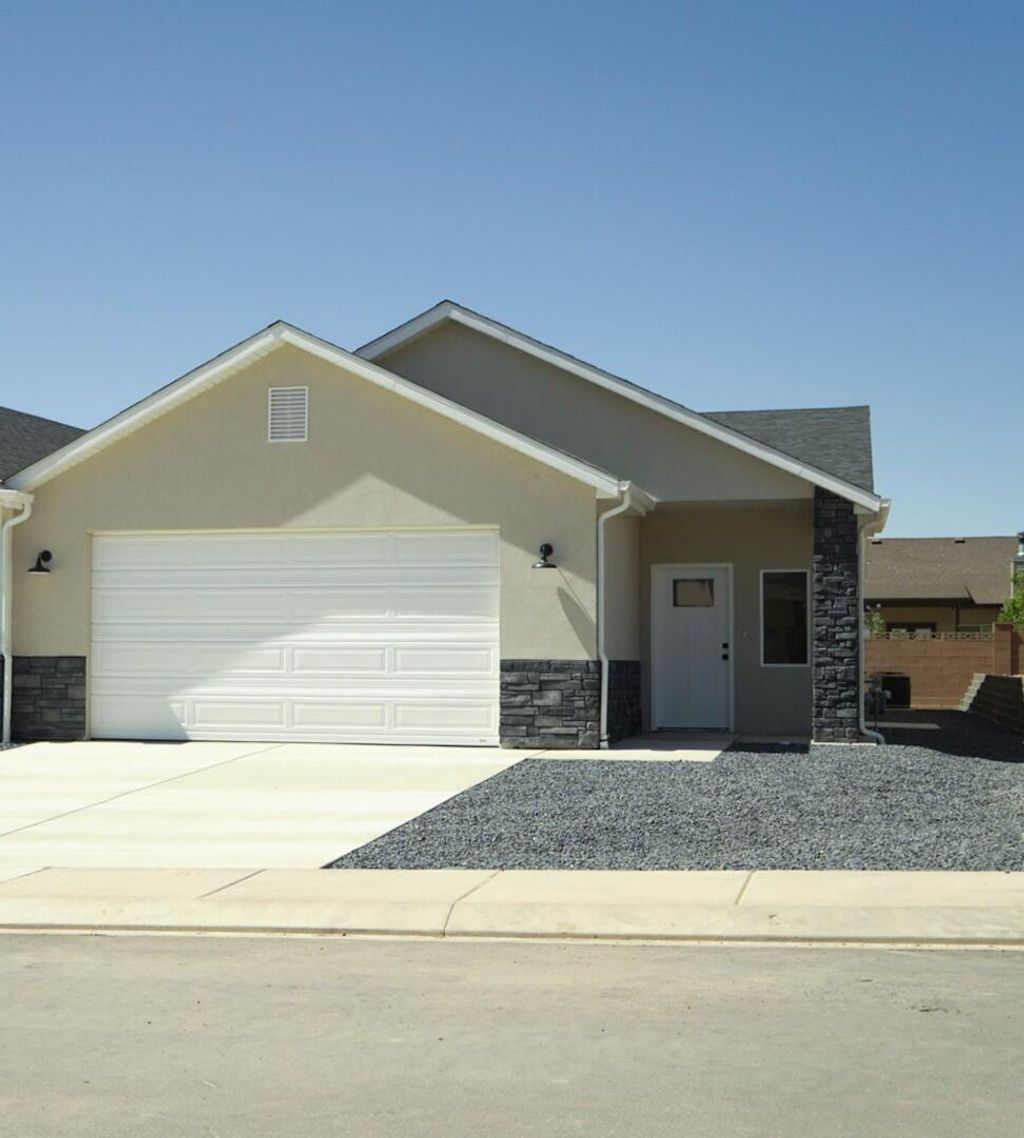Photo of 118 W 2725 N, Cedar City, UT 84721 (MLS # 112318)