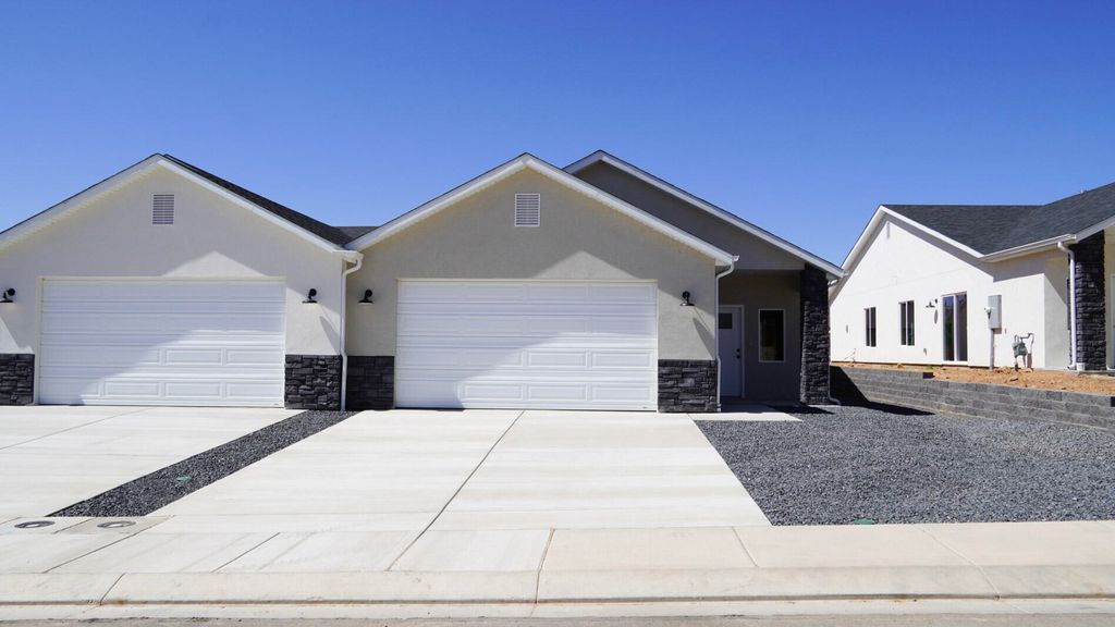 Photo of 118 W 2725 N, Cedar City, UT 84721 (MLS # 112318)
