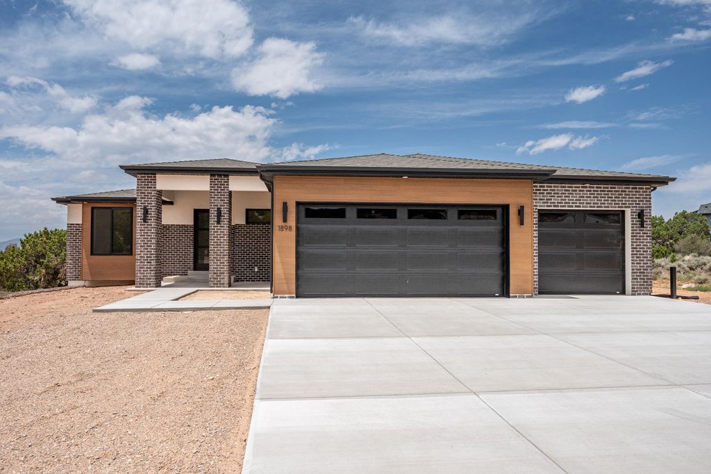 Photo of 1898 S Oak Springs RD, Cedar City, UT 84720 (MLS # 111177)