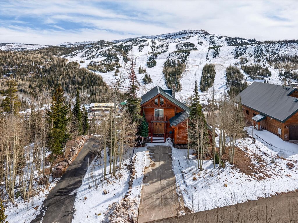 Photo of 257 W Eagles Roost ST, Brian Head, UT 84719 (MLS # 113718)