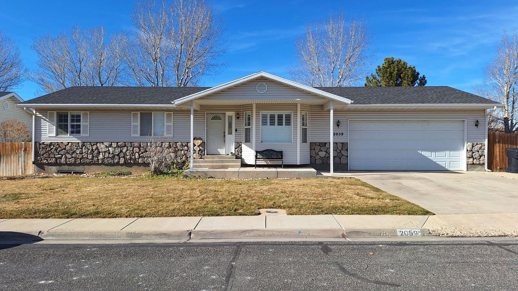 Photo of 2059 N Wedgewood LN, Cedar City, UT 84721 (MLS # 114381)