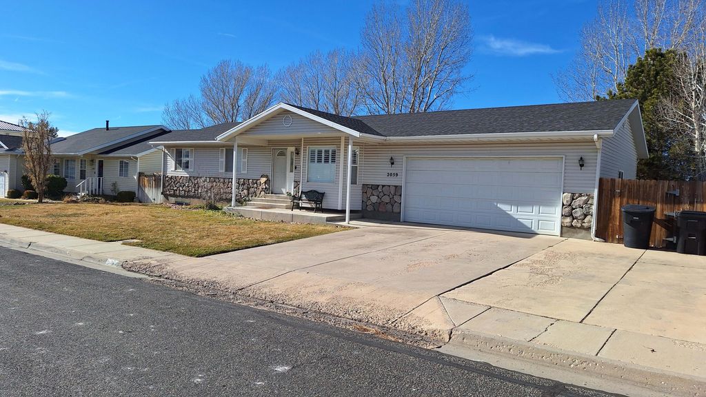 Photo of 2059 N Wedgewood LN, Cedar City, UT 84721 (MLS # 114381)