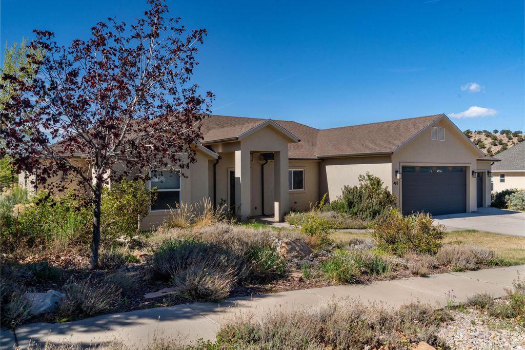 Photo of 486 E Hillview DR, Cedar City, UT 84721 (MLS # 114478)