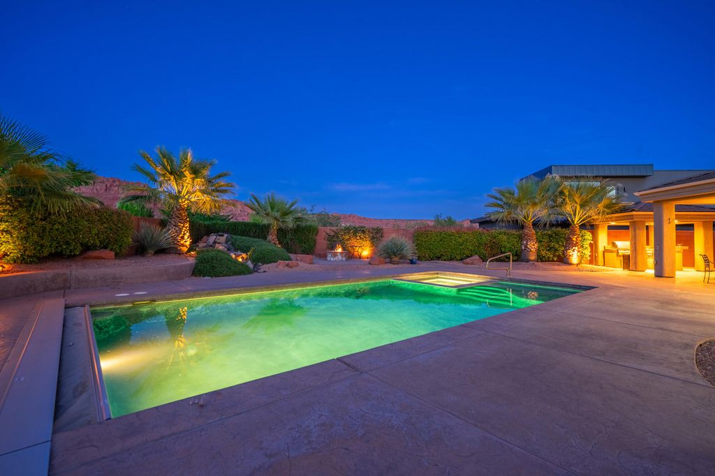 Photo of 951 E CITADEL RD, Ivins, UT 84738 (MLS # 115998)
