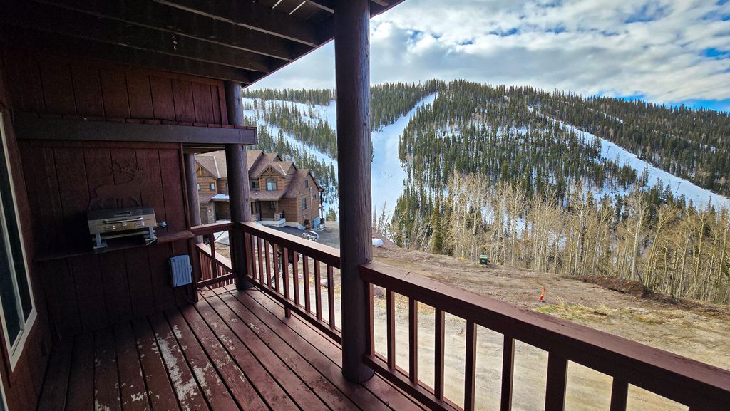 Photo of 150 S WEST VILLAGE CIR #28-E, Beaver, UT 84713 (MLS # 110905)