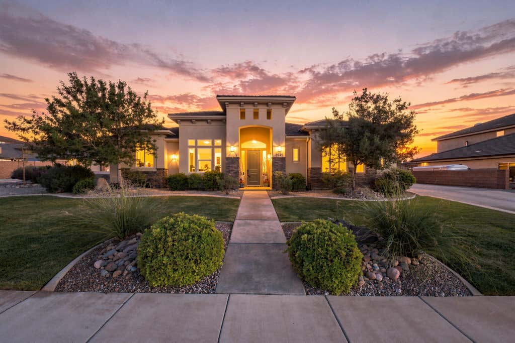 Photo of 2624 E Auburn DR, Saint George, UT 84790 (MLS # 117432)