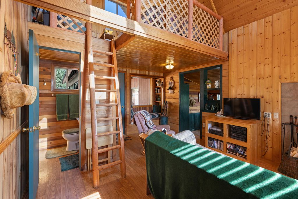 Photo of 820 W Cascade DR, Duck Creek Village, UT 84762 (MLS # 112506)