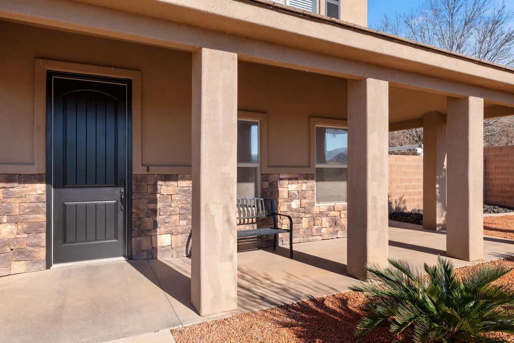 Photo of 1147 Raven Stone DR, Washington, UT 84780 (MLS # 114568)