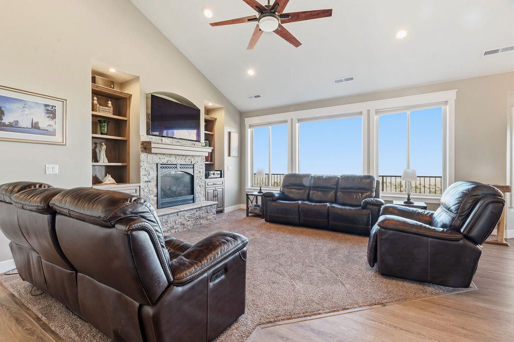 Photo of 1626 S Hillcrest DR, Cedar City, UT 84720 (MLS # 115721)