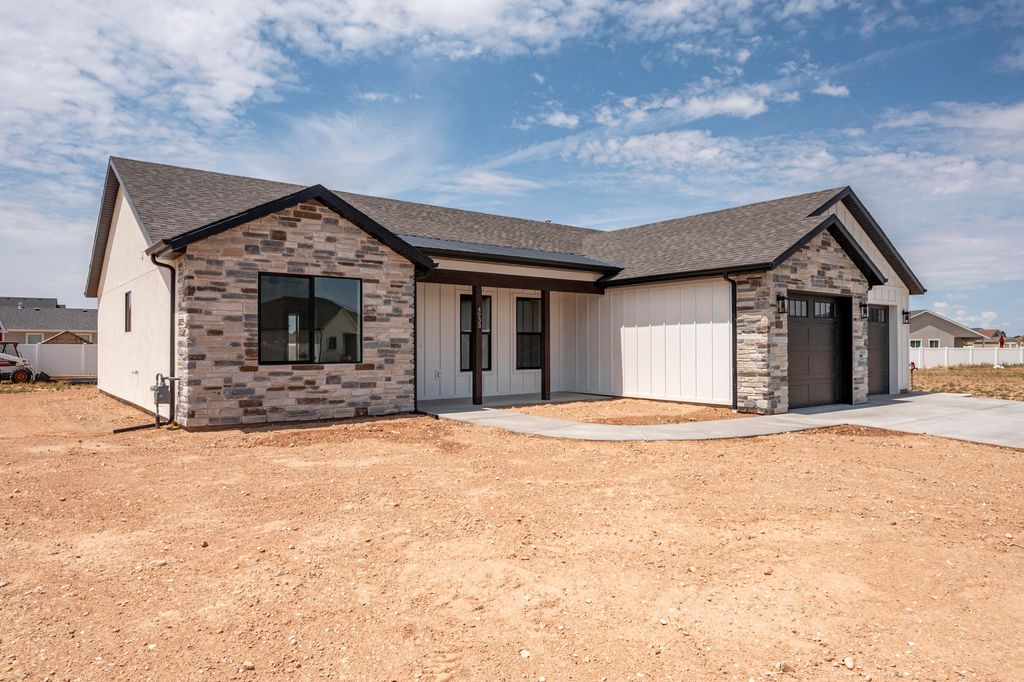 Photo of 4933 N Remington RD, Enoch, UT 84721 (MLS # 115879)
