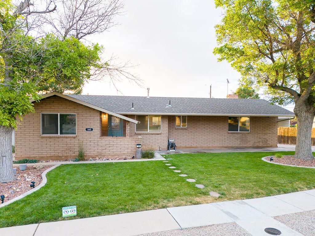 Photo of 185 E Altamira Dr, Cedar City, UT 84720 (MLS # 112113)