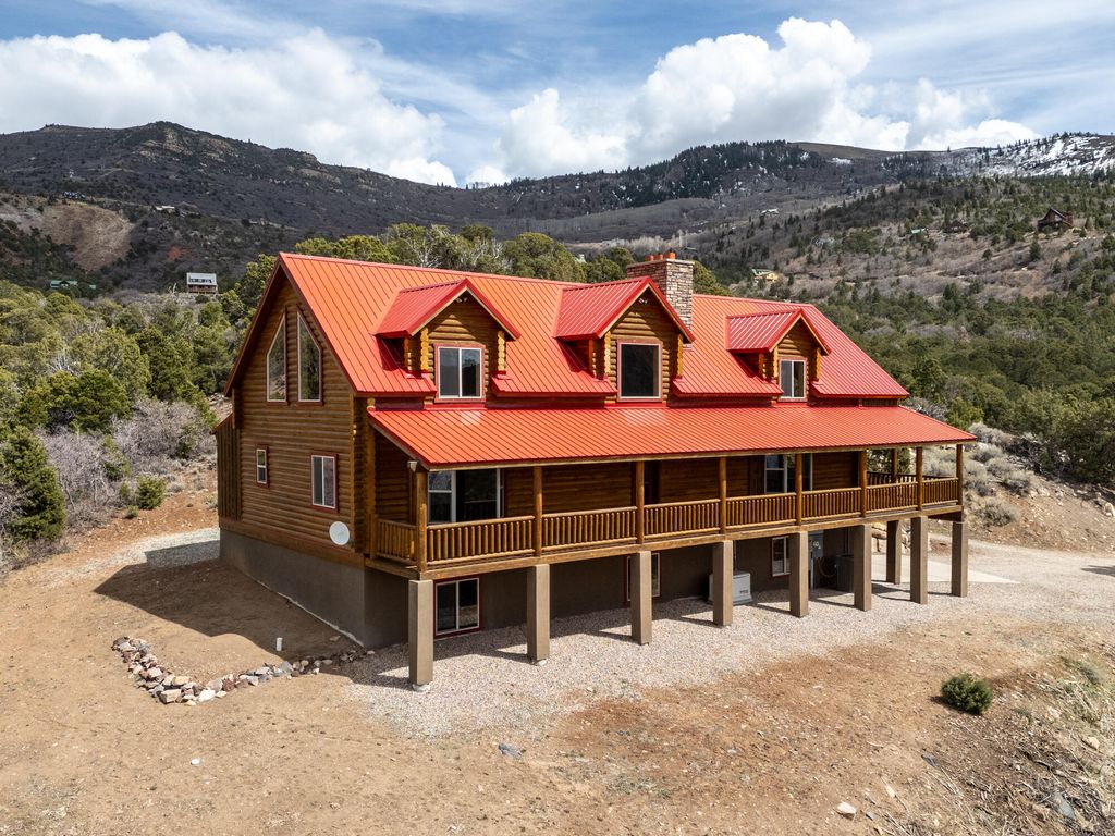 Photo of 633 E Cedar Highlands DR, Cedar City, UT 84720 (MLS # 110903)